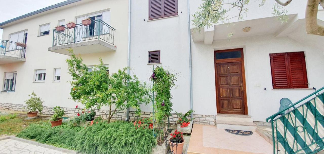 Cecillia Mare Apartments Rovinj Eksteriør billede